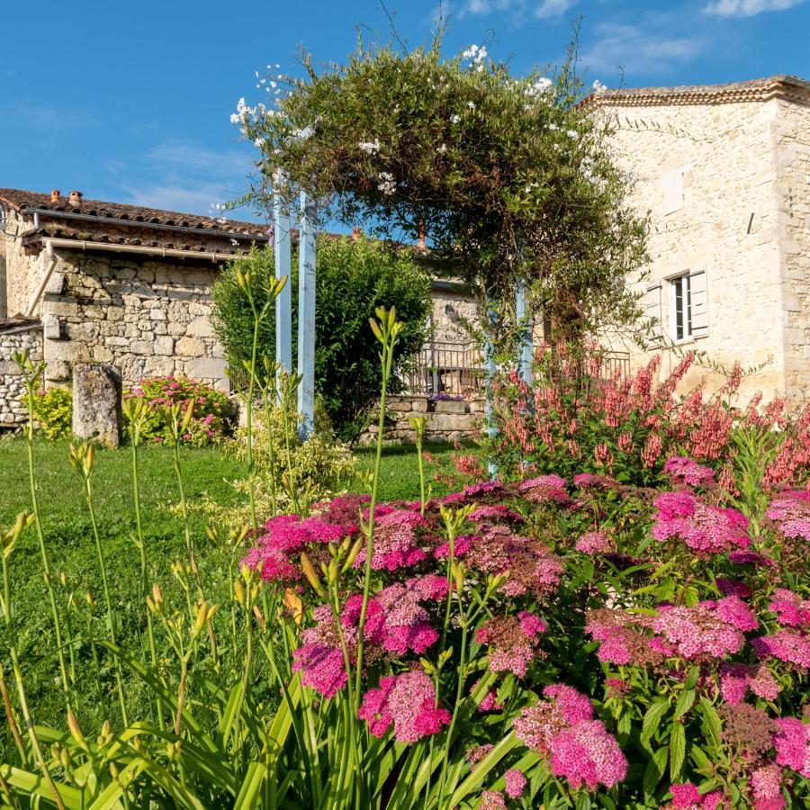 La Maison De Yuka Plieux Exterior photo