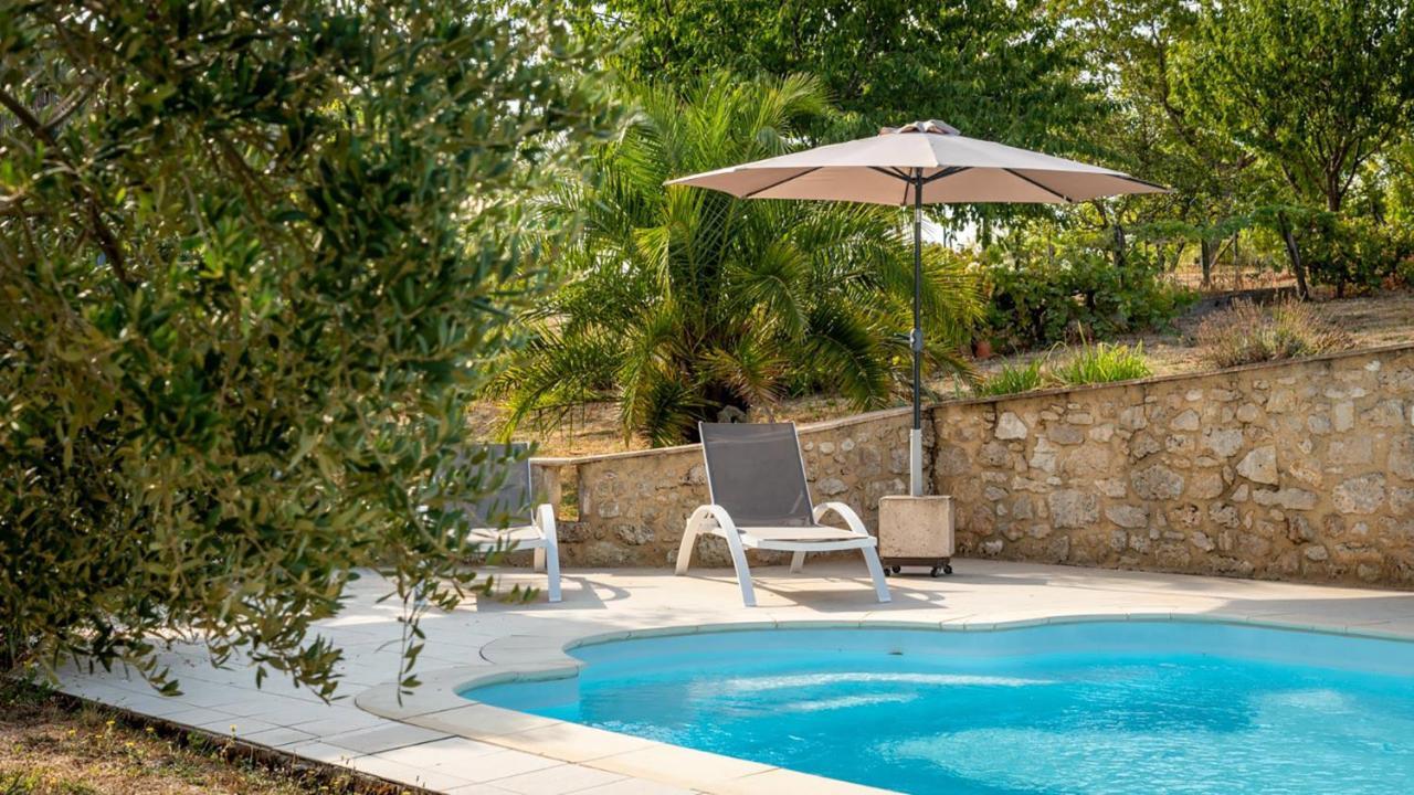 La Maison De Yuka Plieux Exterior photo