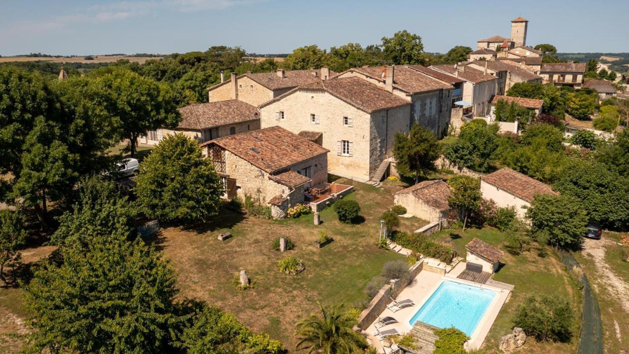 La Maison De Yuka Plieux Exterior photo