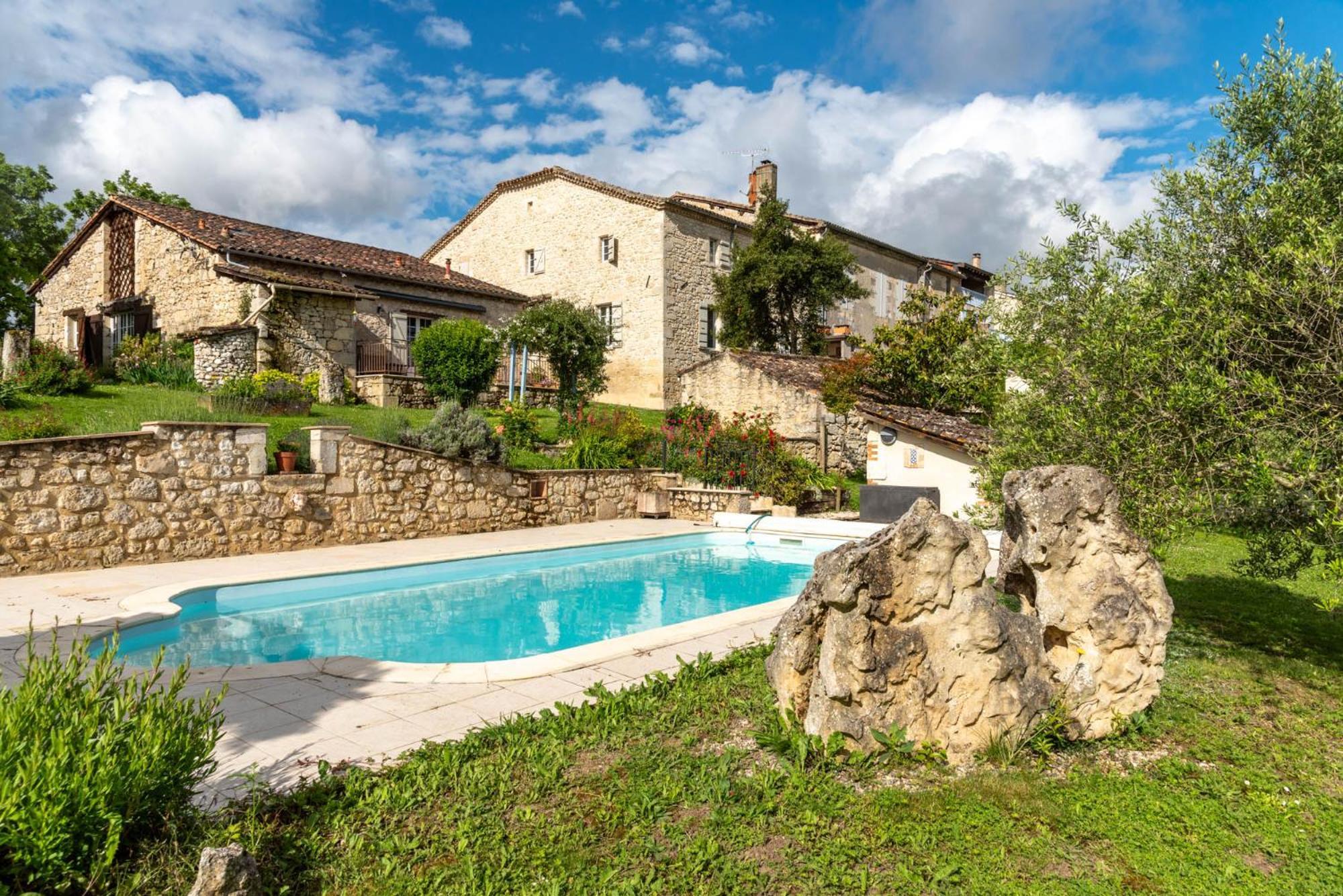 La Maison De Yuka Plieux Exterior photo
